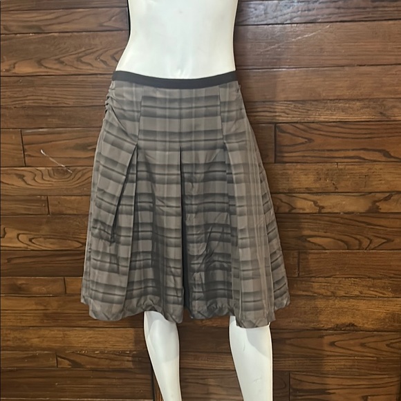 Lida Baday Dresses & Skirts - Chic A-Line Plaid Skirt in Gray